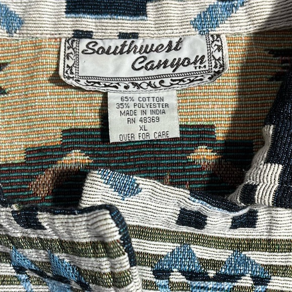 Southwestern style Aztec patterned button up jacket with a western vibe - Picture 3 of 6